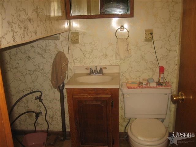 1117 W Central Ave, Bluffton, IN 46714 photo 11