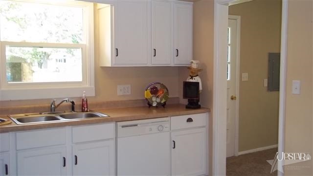 2925 Dexter Dr, Fort Wayne, IN 46816 photo 4