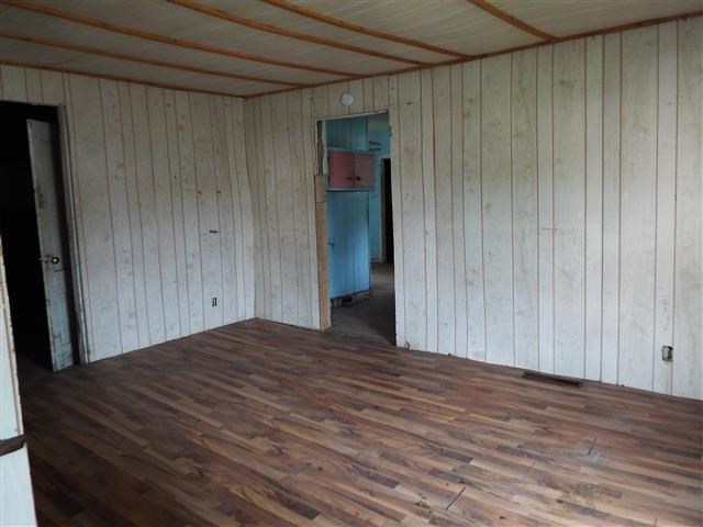 209 S 4th St, Kentland, IN 47951 photo 2