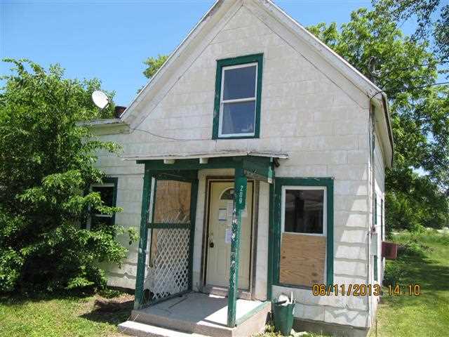 209 S 4th St, Kentland, IN 47951 photo 1