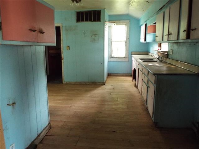 209 S 4th St, Kentland, IN 47951 photo 7