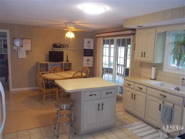 2923 Devon Dr, Fort Wayne, IN 46815 photo 3
