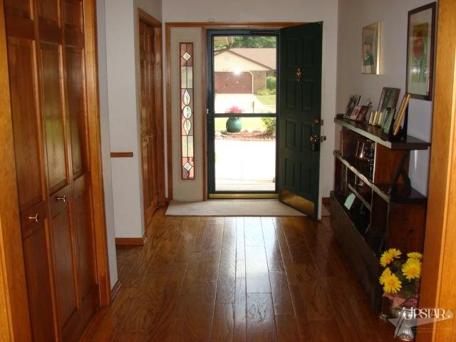 9019 Village Grove Dr, Fort Wayne, IN 46804 photo 8