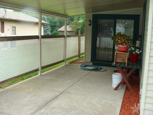 9019 Village Grove Dr, Fort Wayne, IN 46804 photo 5