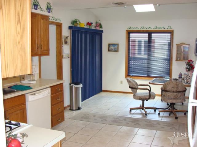 9019 Village Grove Dr, Fort Wayne, IN 46804 photo 14