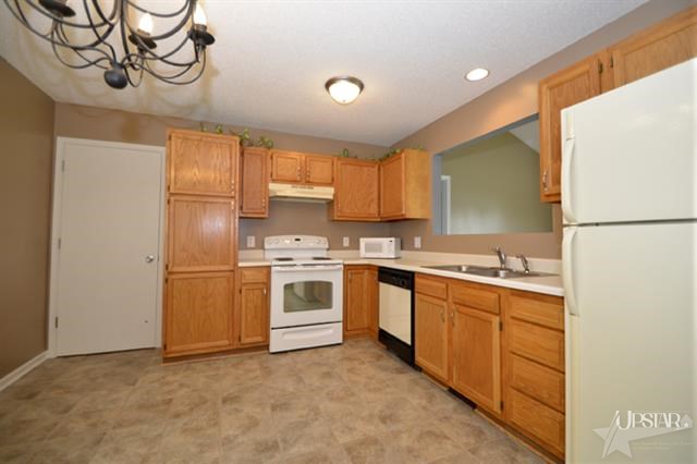 9622 La Mesa Dr, Fort Wayne, IN 46825 photo 3