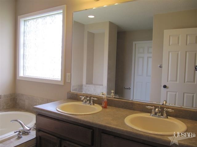 7303 Evansbrook Dr, Fort Wayne, IN 46835 photo 17