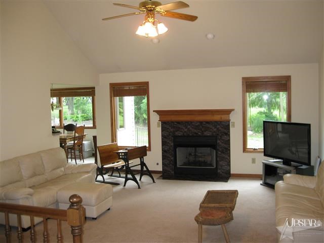 381 Deer Path, Columbia City, IN 46725 photo 3