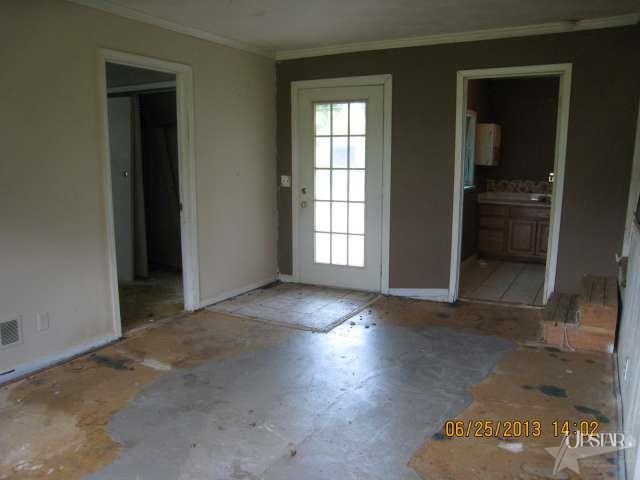 17628 Wayne St, Zanesville, IN 46799 photo 3