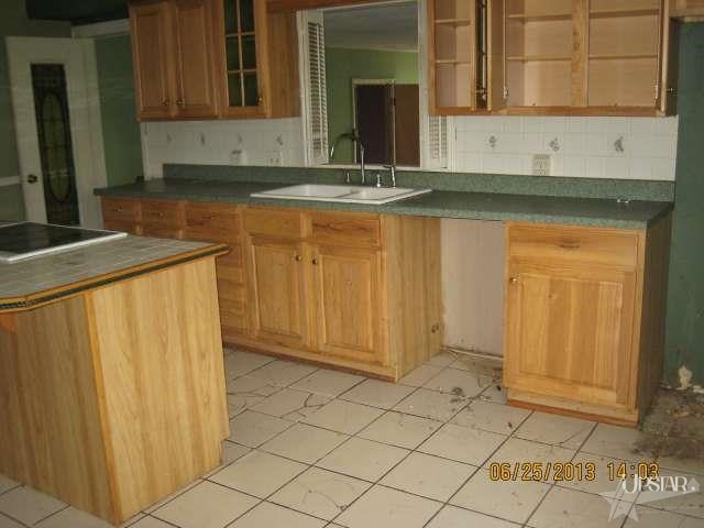17628 Wayne St, Zanesville, IN 46799 photo 2