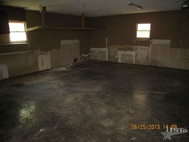 17628 Wayne St, Zanesville, IN 46799 photo 6