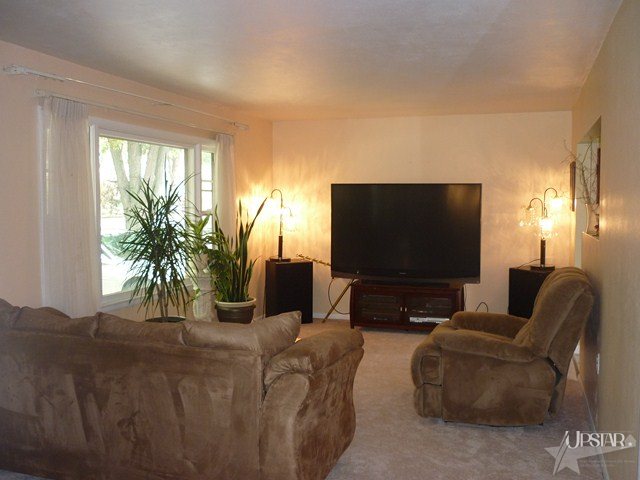 1905 Graham Dr, Fort Wayne, IN 46818 photo 3