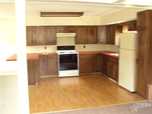 215 W Spencer St, Columbia City, IN 46725 photo 5