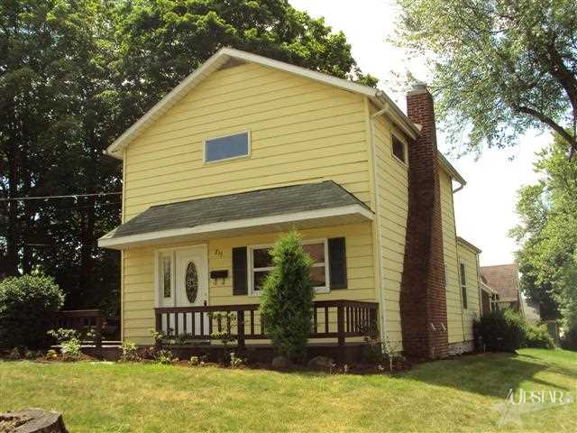 215 W Spencer St, Columbia City, IN 46725 photo 2