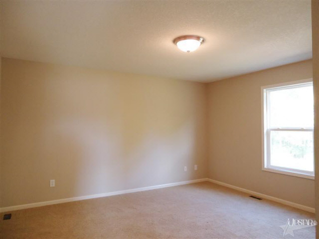 2046 Archangel, Huntington, IN 46750 photo 7