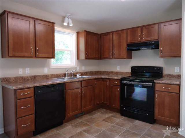 2046 Archangel, Huntington, IN 46750 photo 3