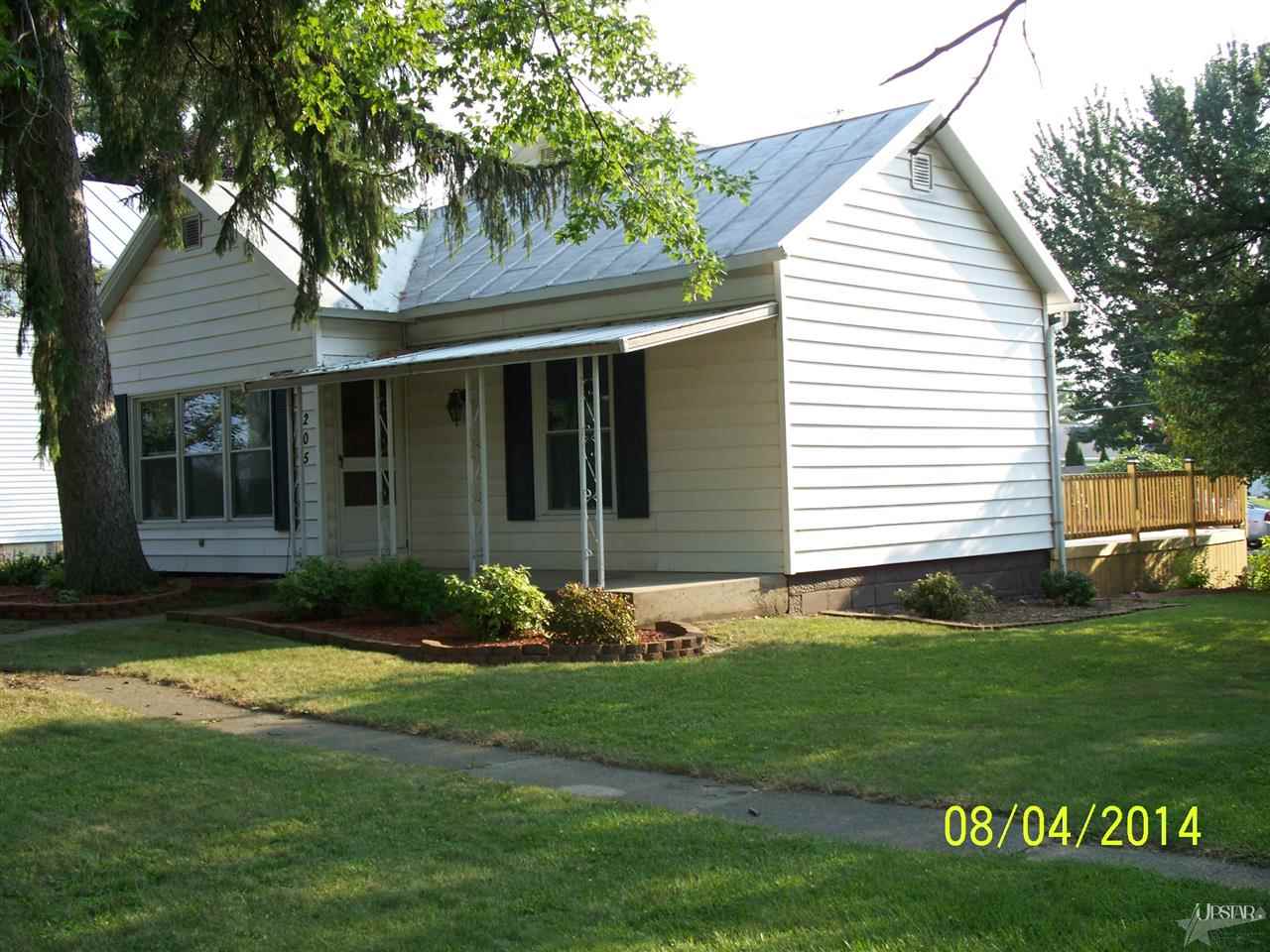 205 N Main St, Laotto, IN 46763 photo 1