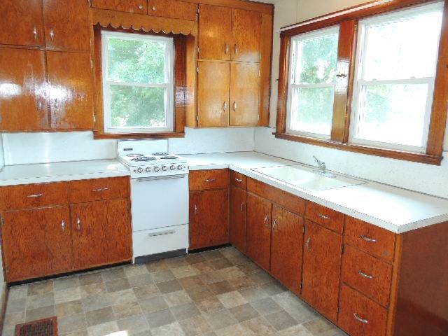 359 W Main St, Rossville, IN 46065 photo 6