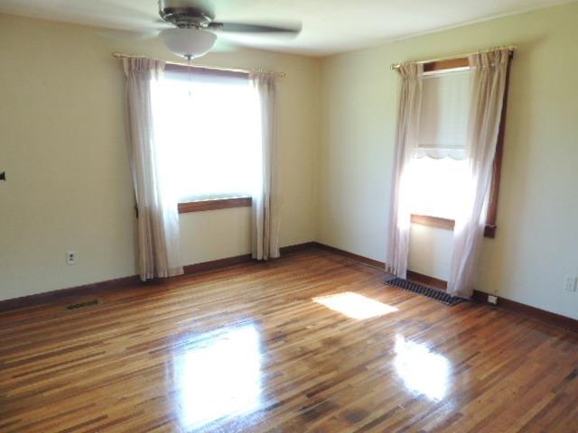359 W Main St, Rossville, IN 46065 photo 4