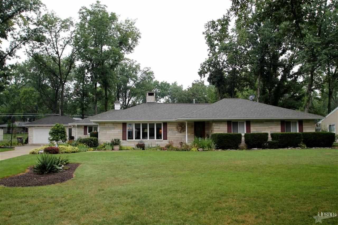 818 Orlando Dr, Fort Wayne, IN 46825 photo 1