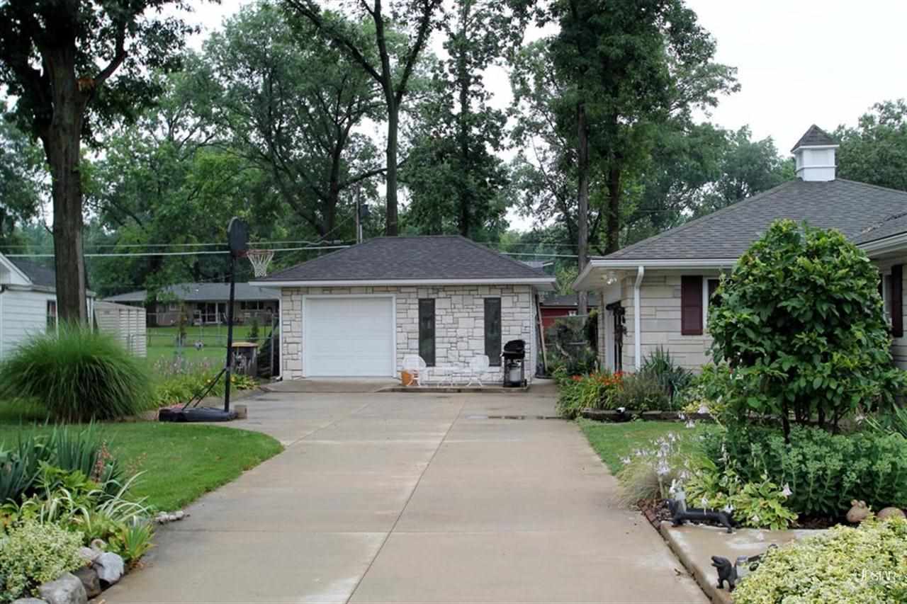 818 Orlando Dr, Fort Wayne, IN 46825 photo 4