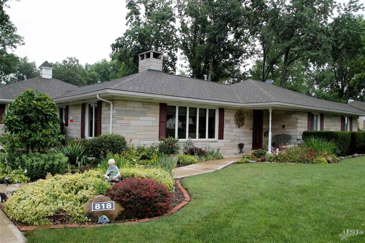 818 Orlando Dr, Fort Wayne, IN 46825 photo 2