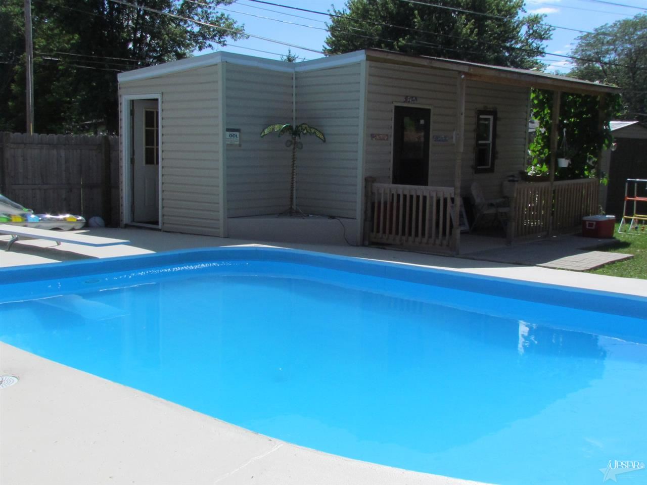 5110 Ashland Dr, Fort Wayne, IN 46835 photo 2