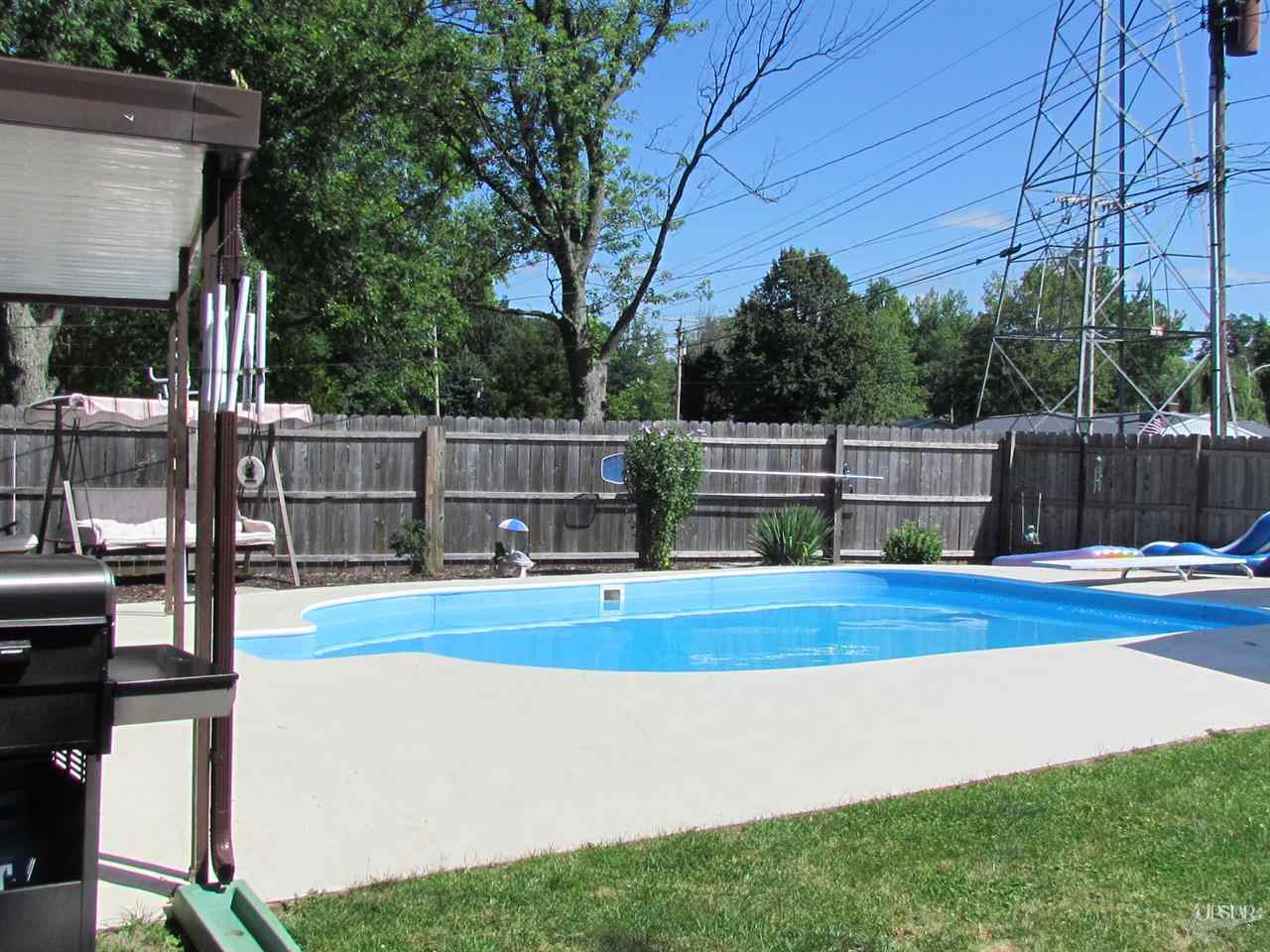 5110 Ashland Dr, Fort Wayne, IN 46835 photo 3