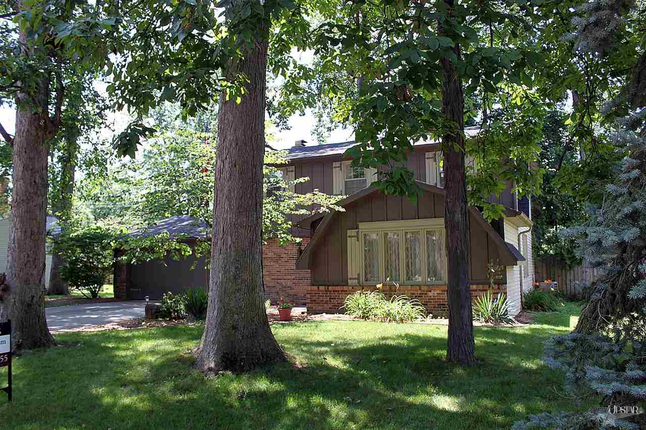 3905 Nottingham Dr, Fort Wayne, IN 46815 photo 2