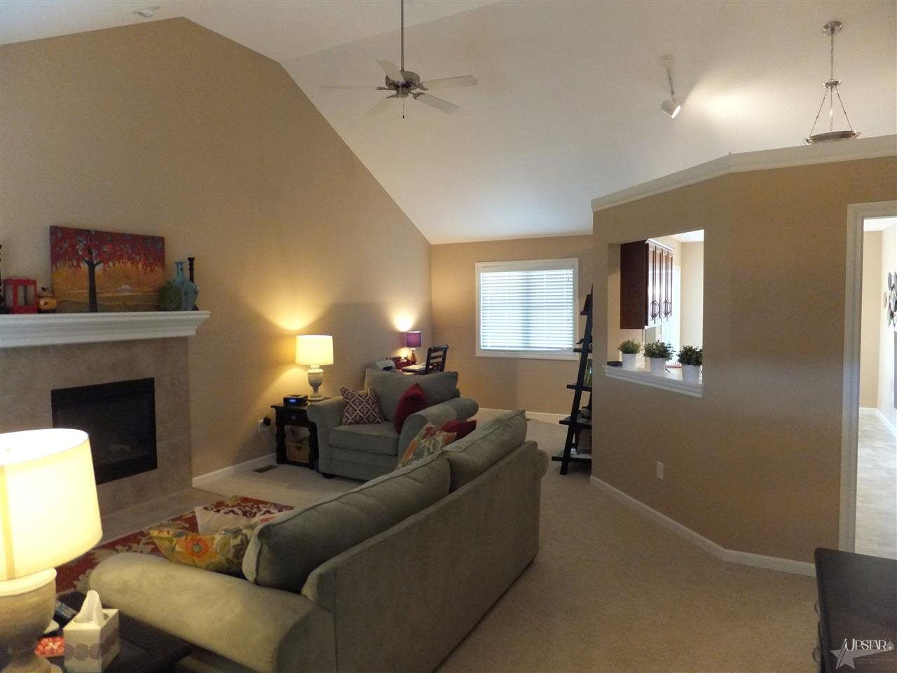 12329 Lanai Dr, Fort Wayne, IN 46818 photo 2