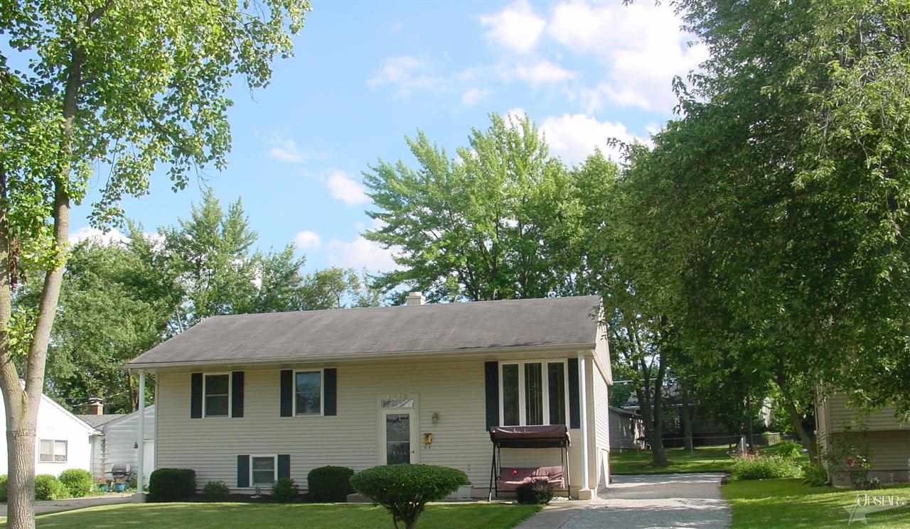 1540 Tulip Tree Rd, Fort Wayne, IN 46825 photo 2