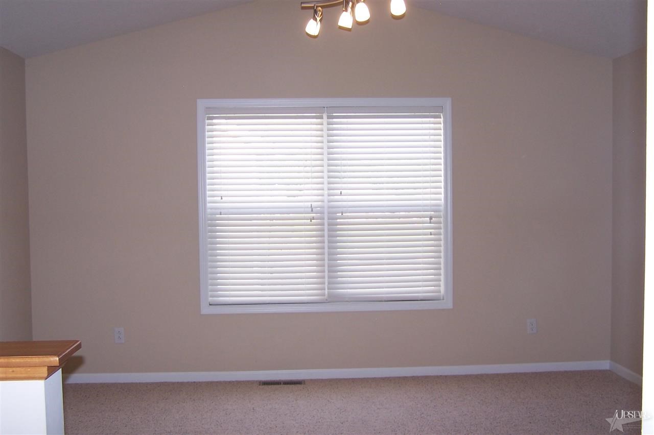 315 Chisholm Pl, Fort Wayne, IN 46825 photo 19