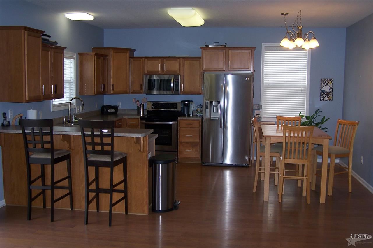 315 Chisholm Pl, Fort Wayne, IN 46825 photo 2