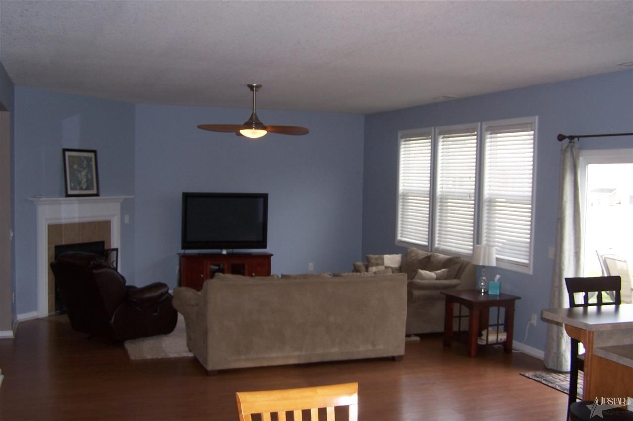 315 Chisholm Pl, Fort Wayne, IN 46825 photo 7