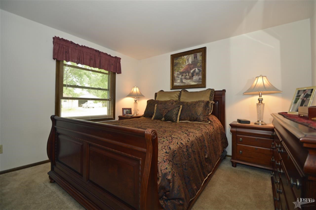 6045 Allenwood Dr, Fort Wayne, IN 46835 photo 17