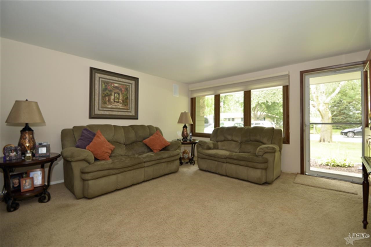 6045 Allenwood Dr, Fort Wayne, IN 46835 photo 13