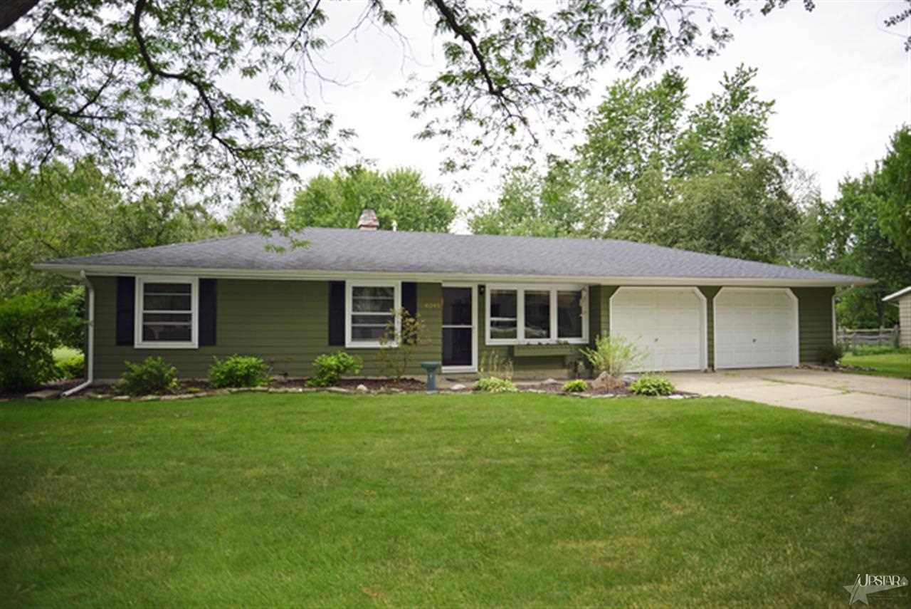 6045 Allenwood Dr, Fort Wayne, IN 46835 photo 1