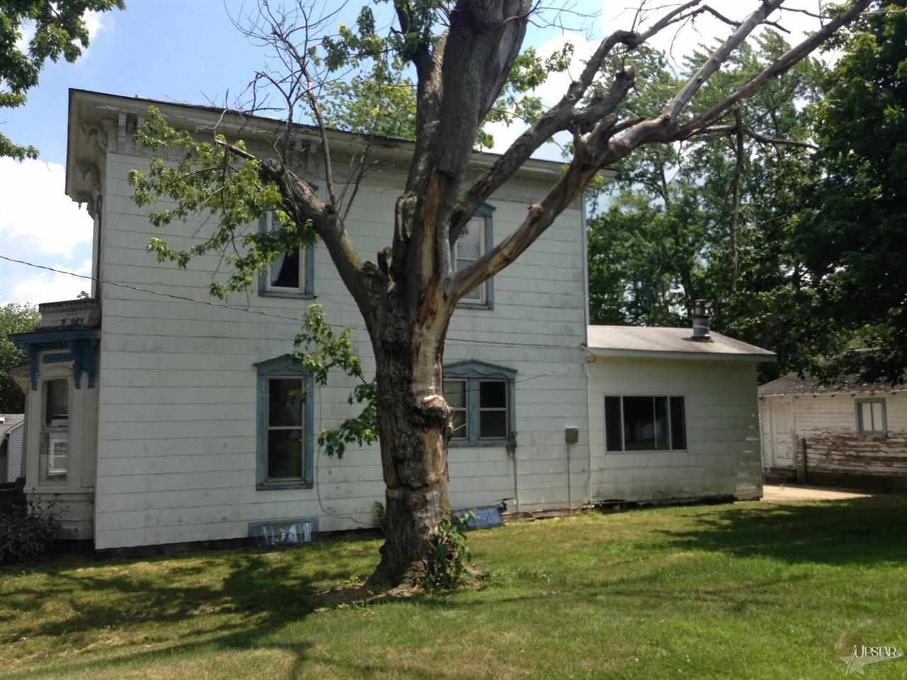 109 College St, Ligonier, IN 46767 photo 3