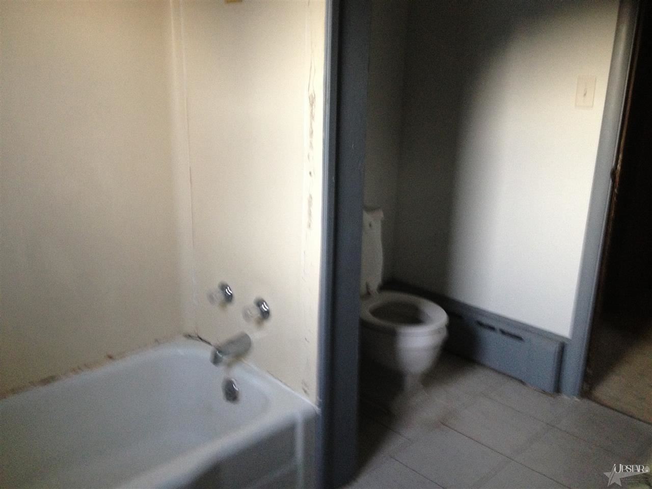 527 W Central Ave, Bluffton, IN 46714 photo 8