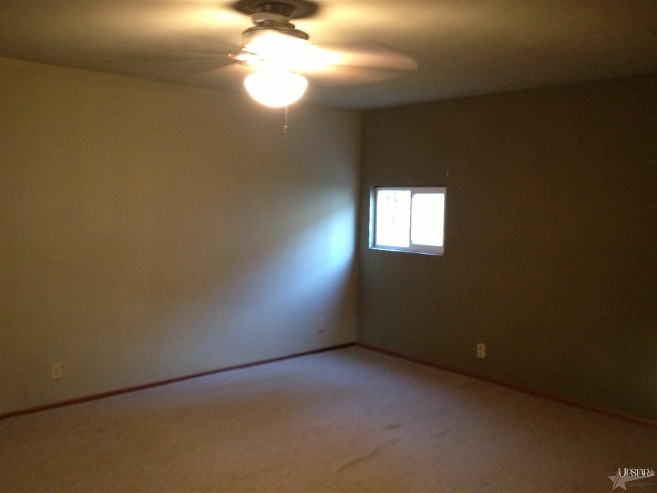 527 W Central Ave, Bluffton, IN 46714 photo 10
