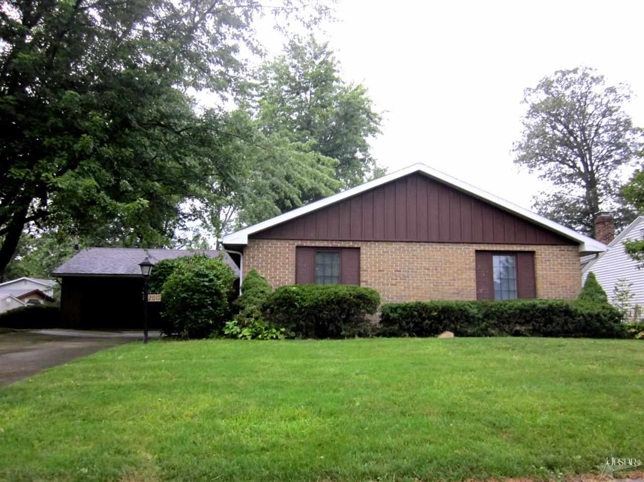2011 Skyhawk Dr, Fort Wayne, IN 46815 photo 1