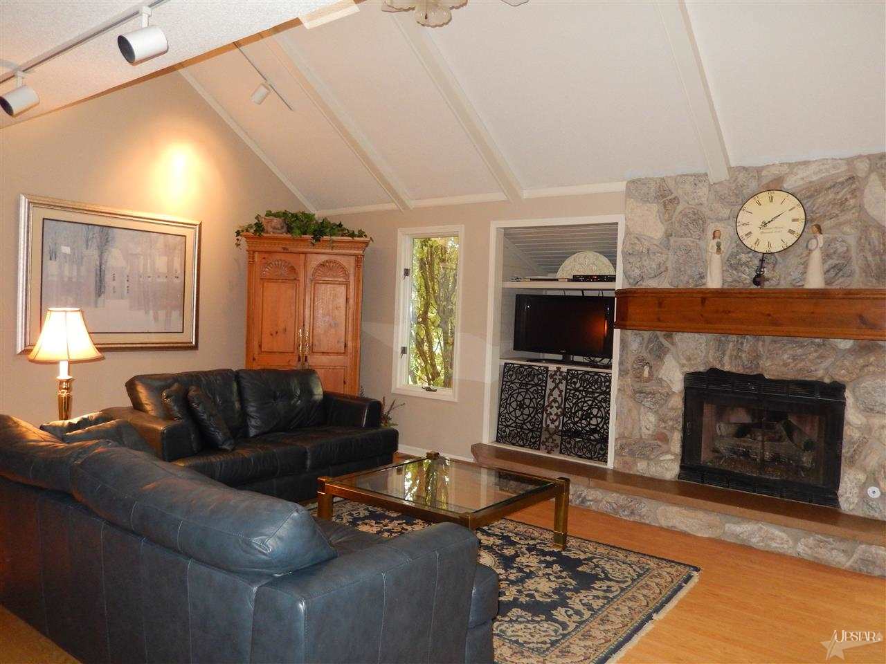1235 Timberlake Trl, Fort Wayne, IN 46804 photo 9