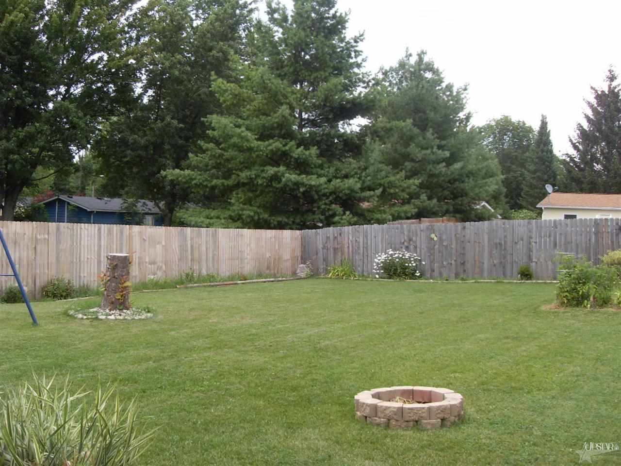 517 N Beech St, Butler, IN 46721 photo 4
