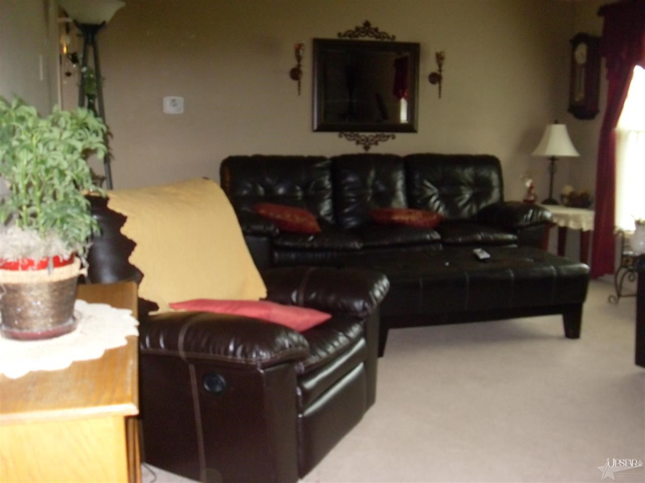 517 N Beech St, Butler, IN 46721 photo 6