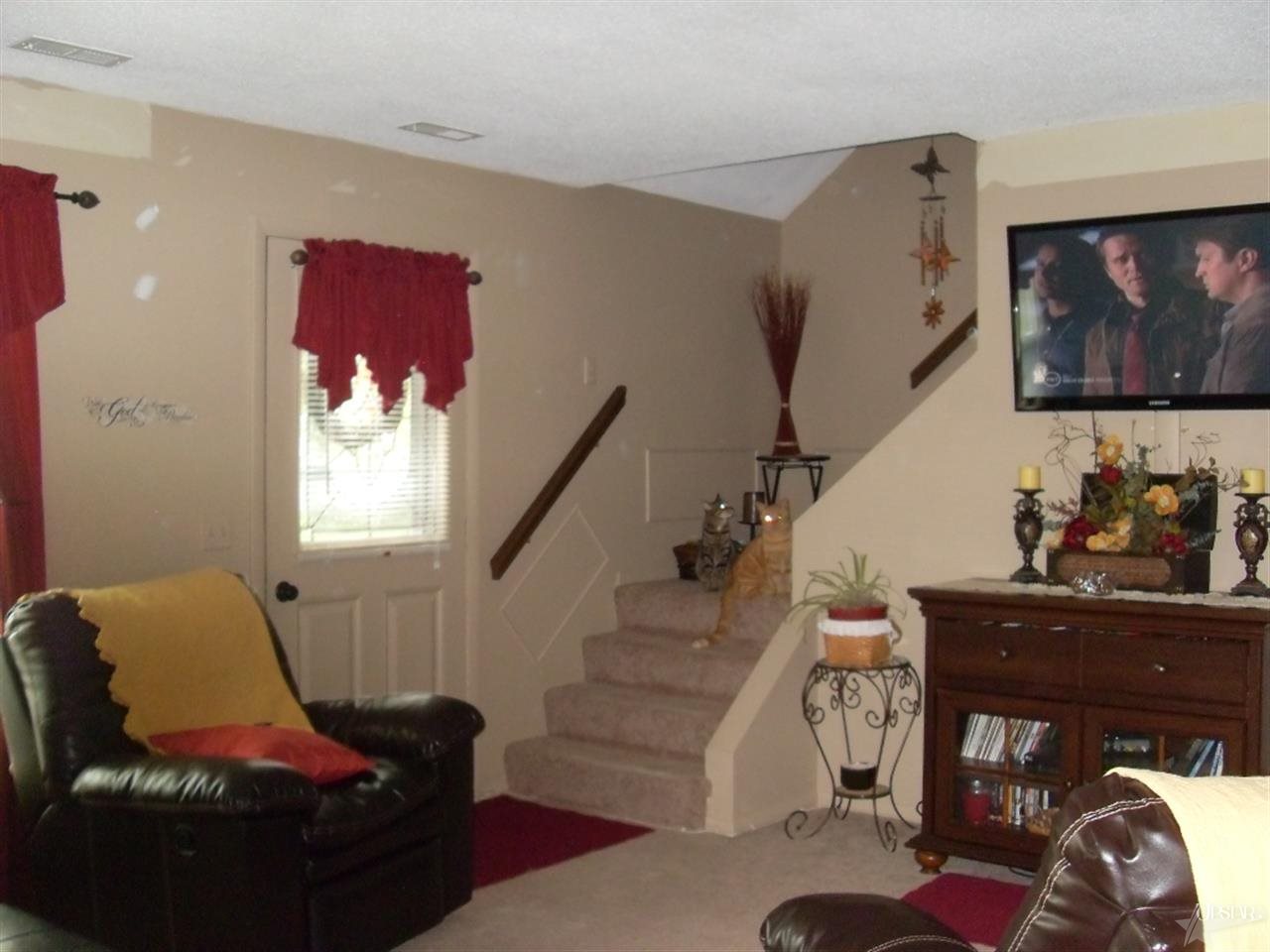 517 N Beech St, Butler, IN 46721 photo 5