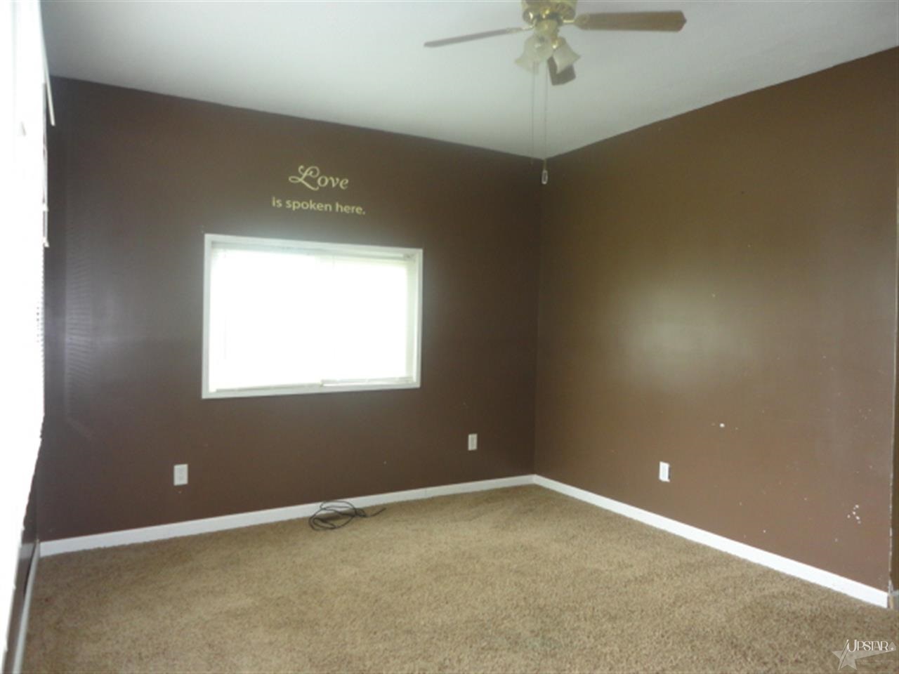 863 N Market St, Andrews, IN 46702 photo 3