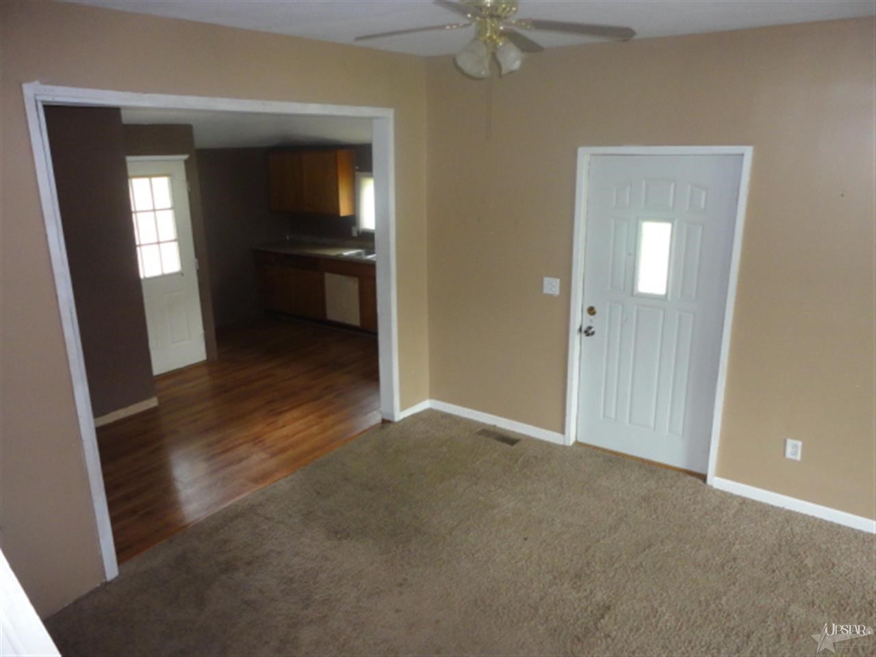 863 N Market St, Andrews, IN 46702 photo 6