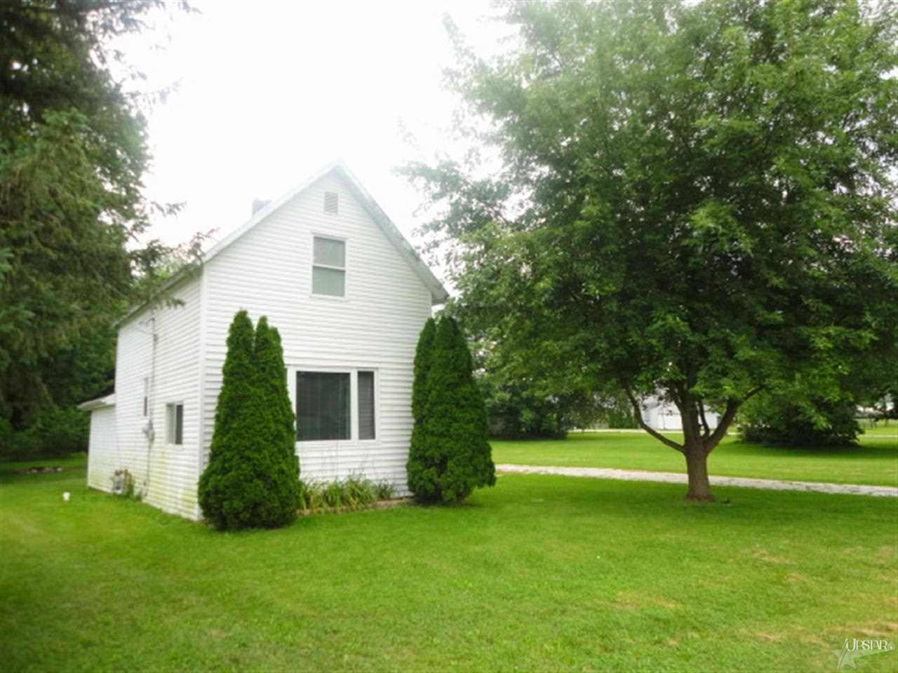 863 N Market St, Andrews, IN 46702 photo 1