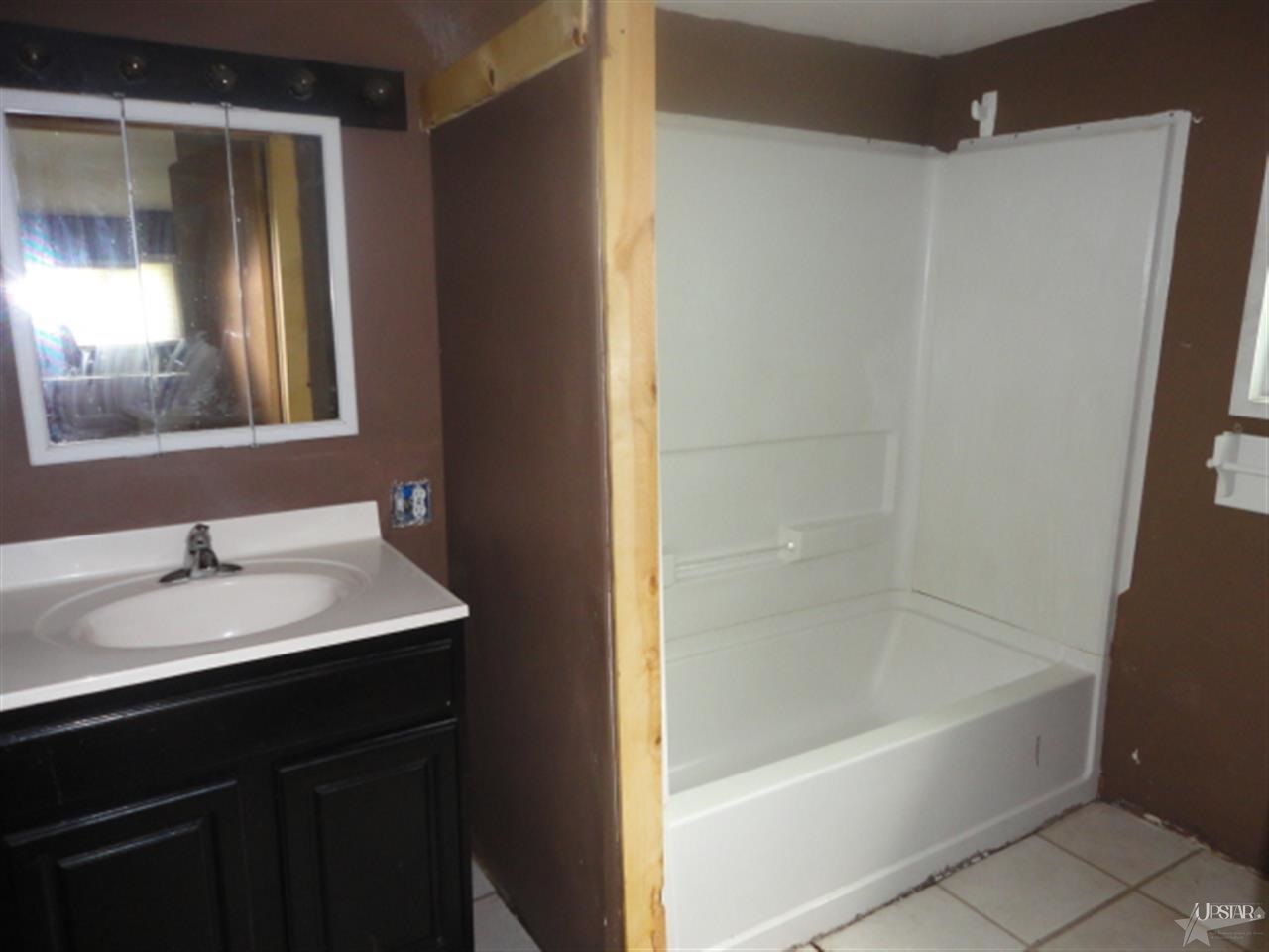 863 N Market St, Andrews, IN 46702 photo 5