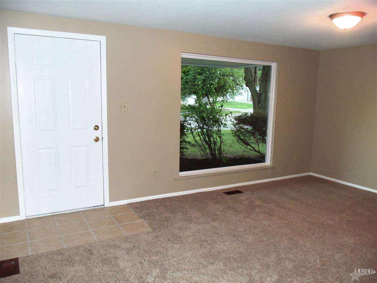 935 Cherry Blossom Ln, Fort Wayne, IN 46825 photo 4